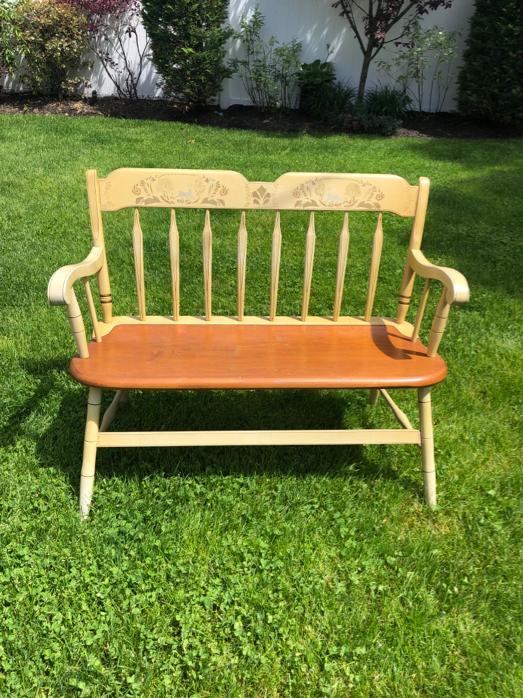 How to upcycle an old bench