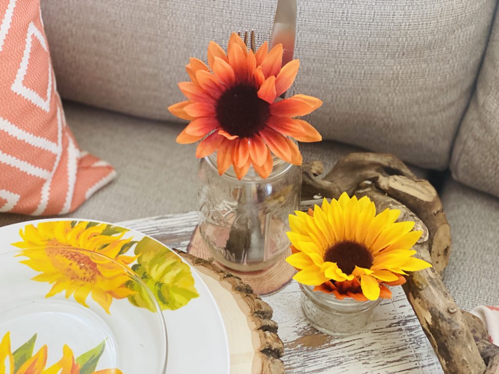 DIY Sunflower napkin rings are so easy.