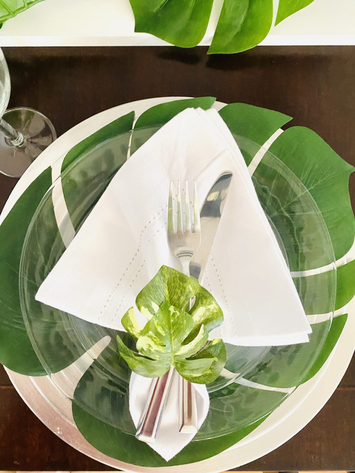 How You Can Throw An Elegant Indoor Tropical Dinner Party Craft and