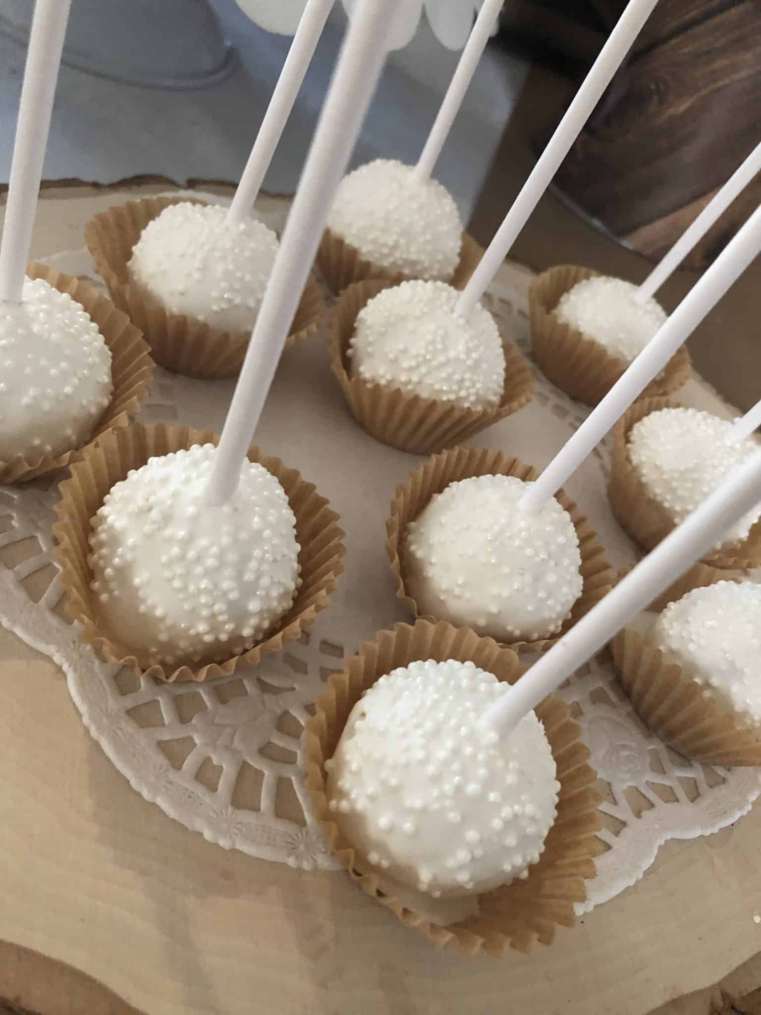 10 Easy DIY Communion Desserts - Craft and Sparkle